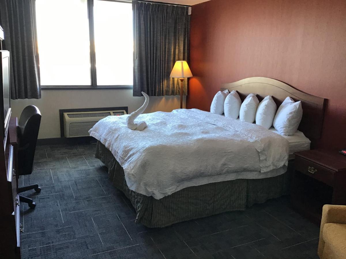 Howard Johnson By Wyndham Hotel Gillette
